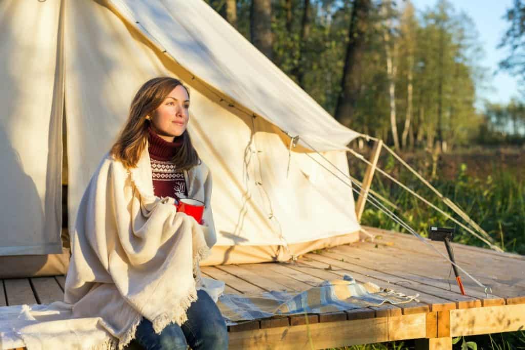 7 Warmest Blanket Materials for Cold Weather Preserving Sweetness